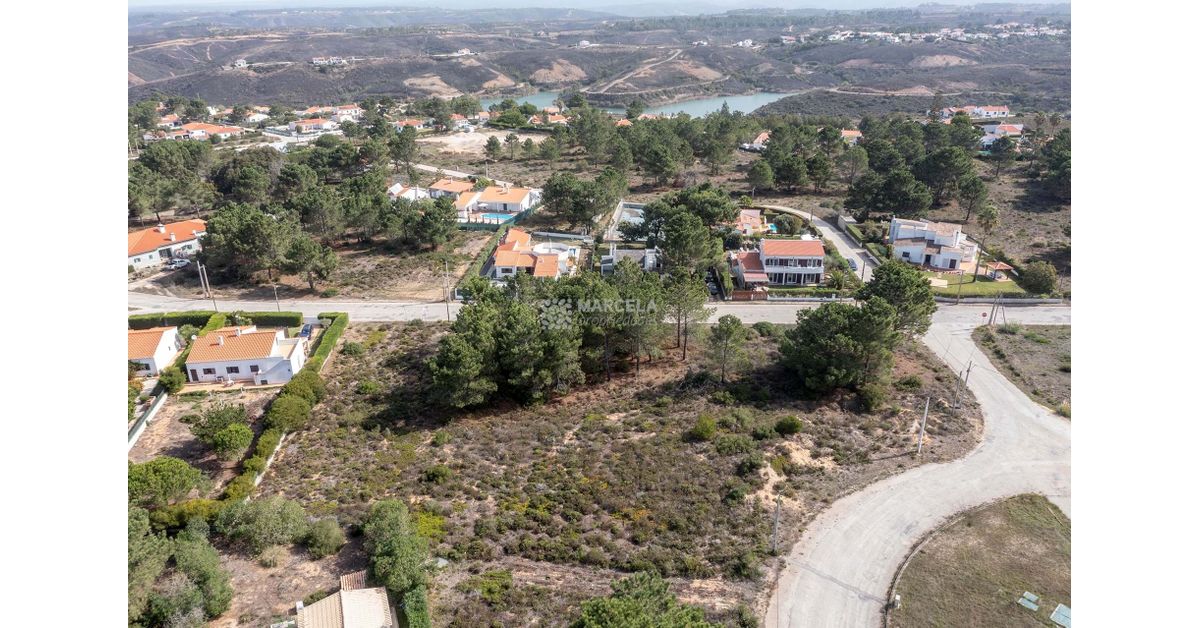 Plot of land for sale in Aljezur, Faro District € 75,000 Ref